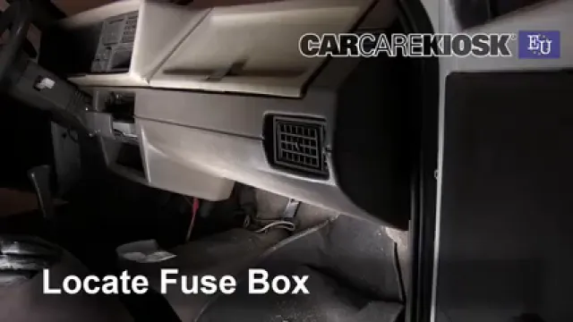1993 Skoda Favorit L 1.3L 4 Cyl. Fusible (intérieur) Contrôle